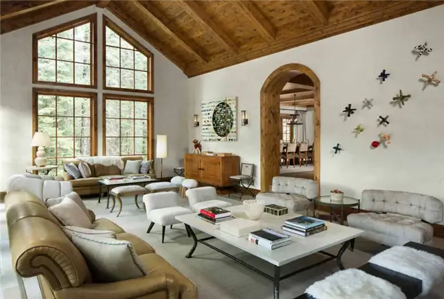 Meadow Mountain Homes, расположенный в Вейле, Колорадо - декор гостиной