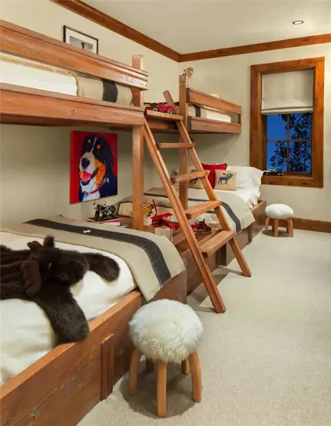 Meadow Mountain Homes, расположенный в Вейле, Колорадо - двухъярусные кровати
