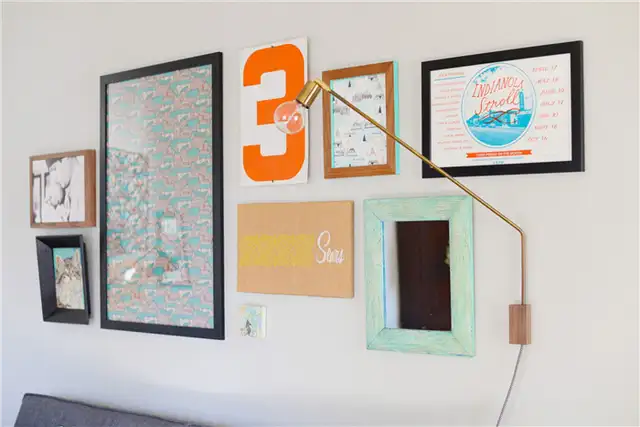 DIY (своими руками) Swing Sconce Lamp Above the Sofa
