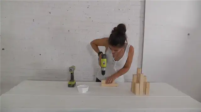 DIY (своими руками) деревянные канделябры прикрепить