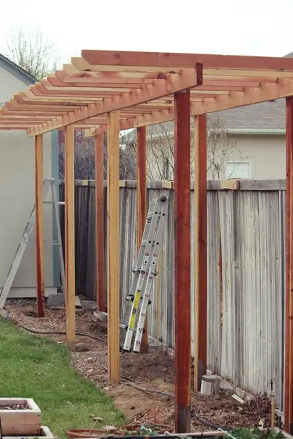 DIY (своими руками)_Grape_Arbor_finished_trellis_36metrov240