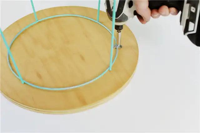 DIY (своими руками) томатная клетка боковой столик шаг 3