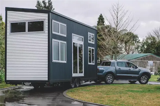 New Zealand Build Tiny Company - Millennial Tiny House - на колесах