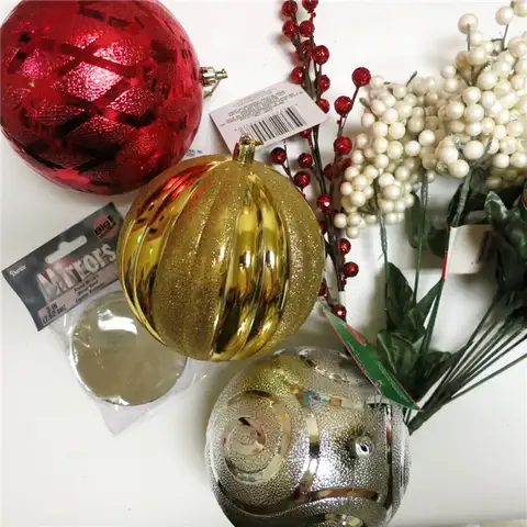 Christmas Ornament Floral Table Decor - GLobes