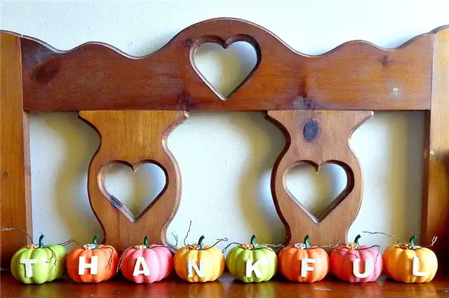 Декор для дома из тыквы Bright Thankful Pumpkin - дисплей