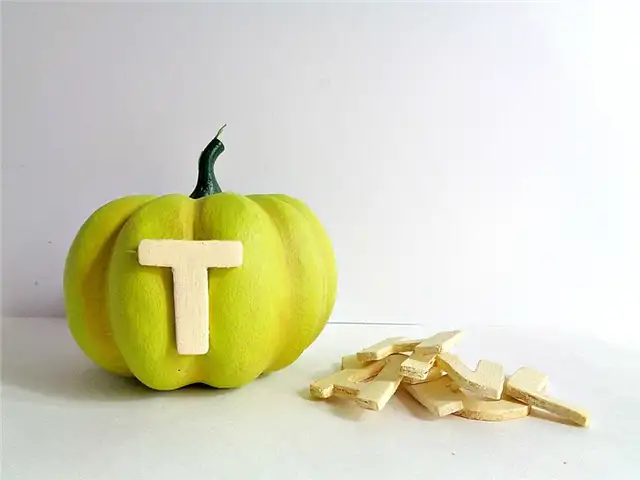 Декор для дома из тыквы Bright Thankful Pumpkin - нанесите каждую букву