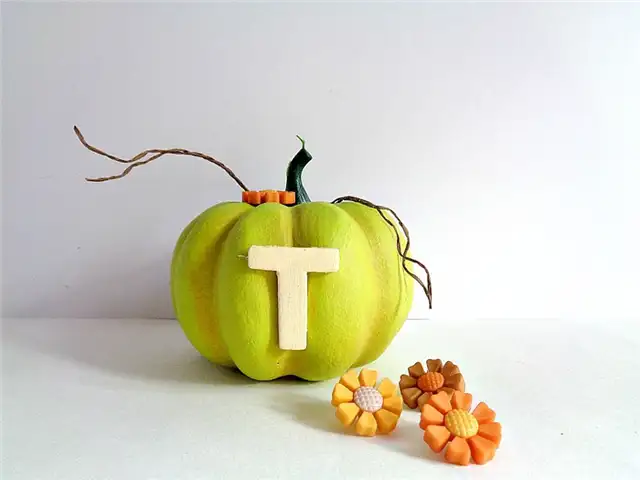 Декор для дома из тыквы Bright Thankful Pumpkin - поделка