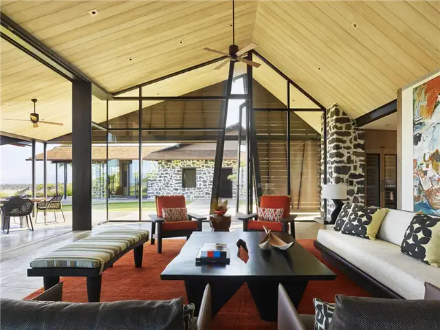 Современный и традиционный дом от Walker Warner Architects - планировка гостиной