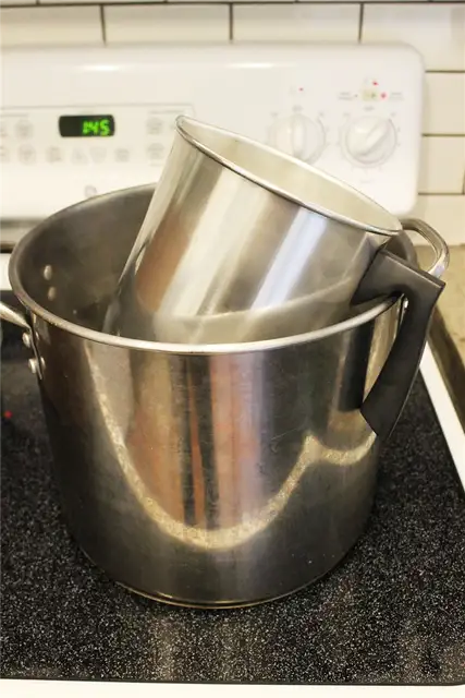 DIY (своими руками) стеклянная бутылка свечи- Поместите ваш кувшин для изготовления свечей