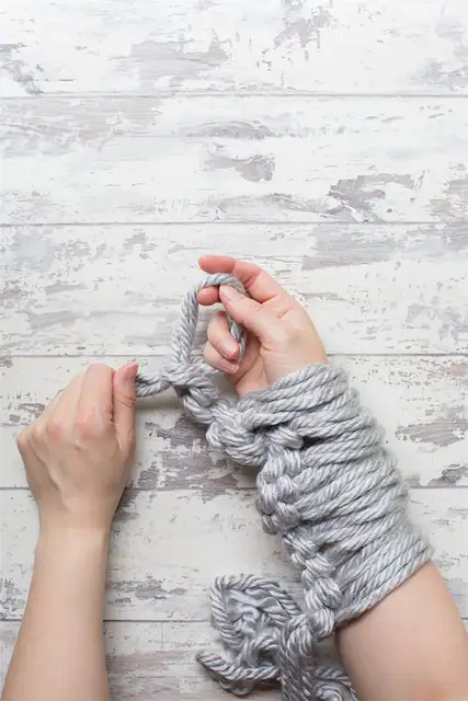 DIY (своими руками) Arm knit cushion cover - вы набрали 10 стежков для наконечника