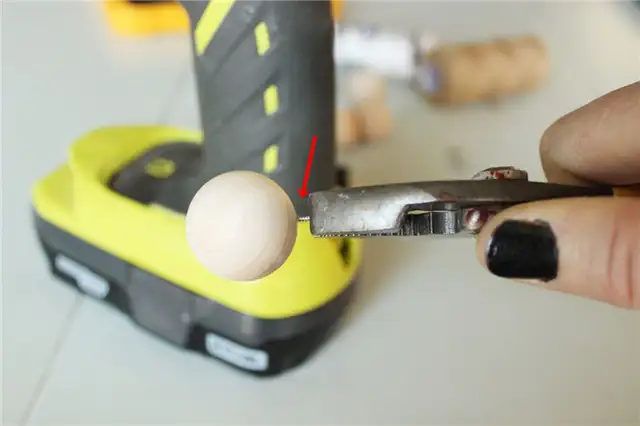 Деревянные украшения DIY (своими руками) Scandinavian - аккуратно возьмитесь за ушко винта