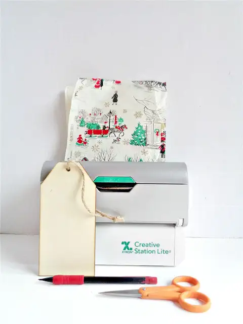 Ways To Use Scraps Of Wrapping Paper Tag
