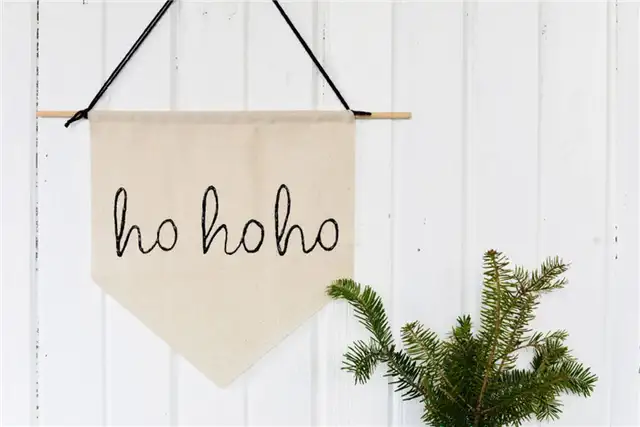 ho-ho-ho-christmas-banner-hang