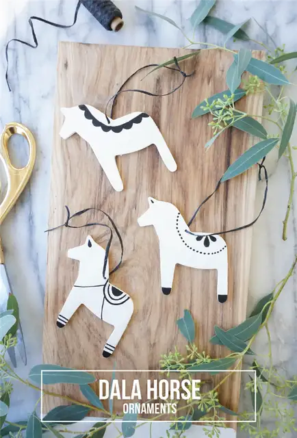 diy-dala-horse-ornaments