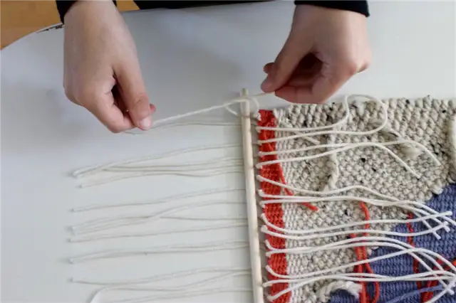 DIY (своими руками) Loom and Woven Wall Hanging - дополнительная пряжа