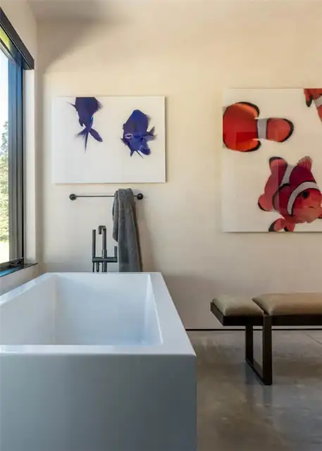 Ванная комната современного горного дома в стиле рустик