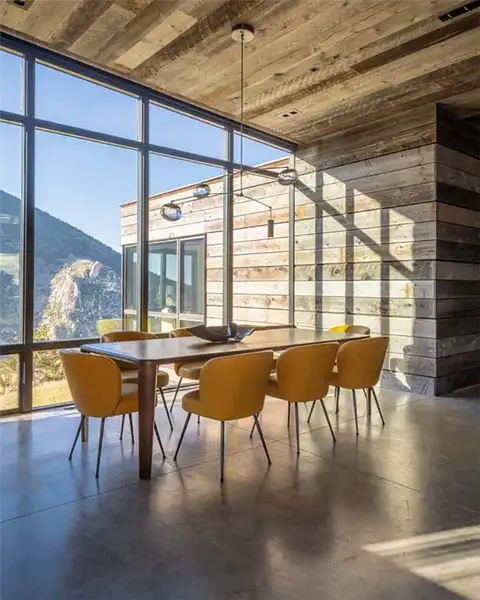 Столовая Rustic Modern Mountain Home