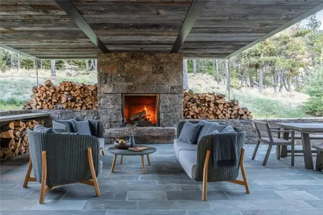 Камин Rustic Modern Mountain Home