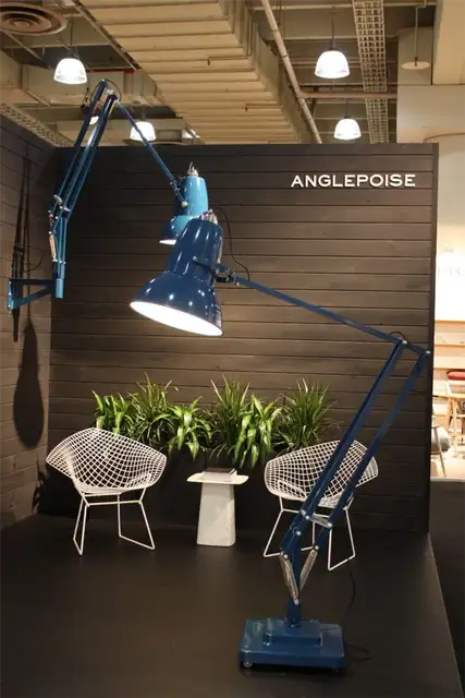Напольный светильник Angle Poise в синем цвете