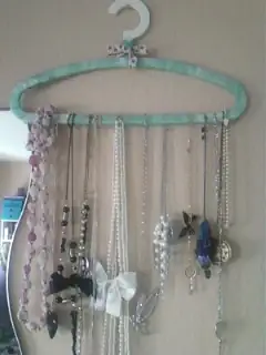 diy-necklace-storage