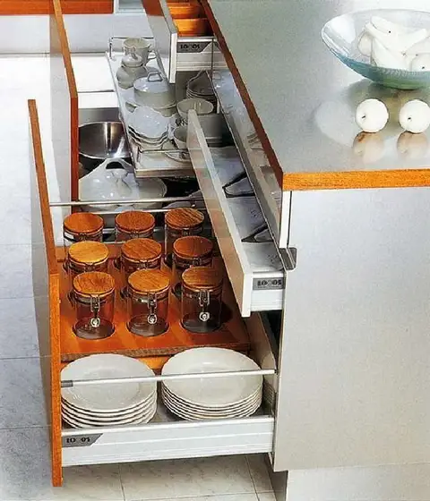 Cool-Modern-Kitchen-Drawers-and-Practical-Organization