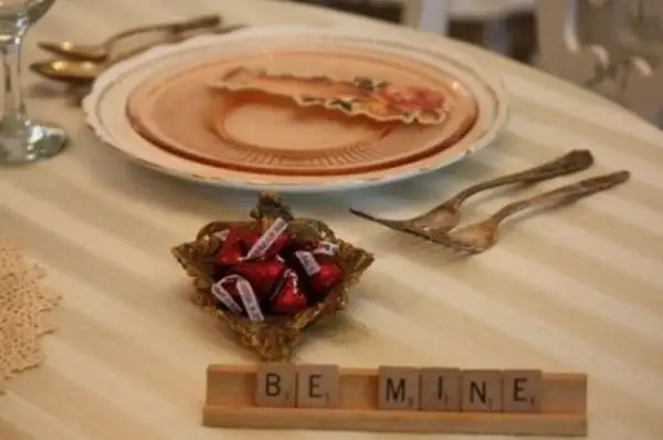 be-mine-romantic-valentines-day-table