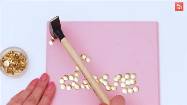 DIY (своими руками) thumbtacks sign 41 1024x576
