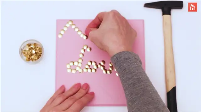 DIY (своими руками) thumbtacks sign (25)