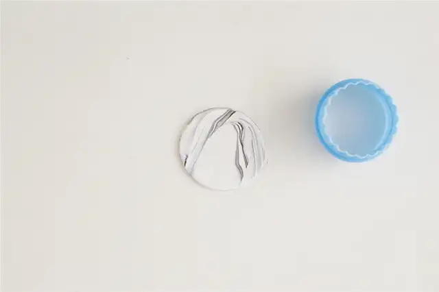DIY (своими руками)-Marbled-Trinket-Dish-three-circles