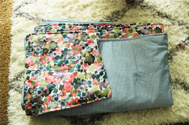 DIY (своими руками) Обратимое летнее одеяло - для двухъярусной кровати