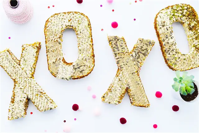 Проект DIY (своими руками) Sequin XOXO Letters