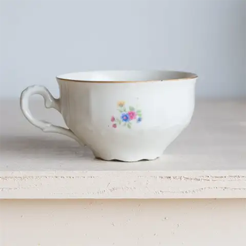 DIY (своими руками) Repurposed Teacup Planter