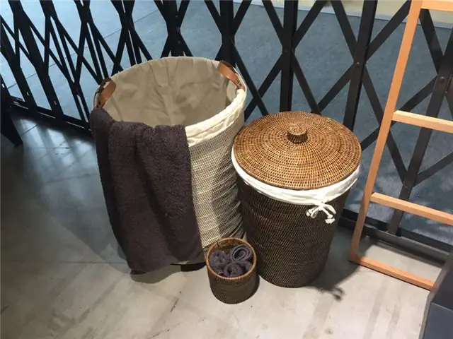 Плетеные корзины для хранения в кладовой