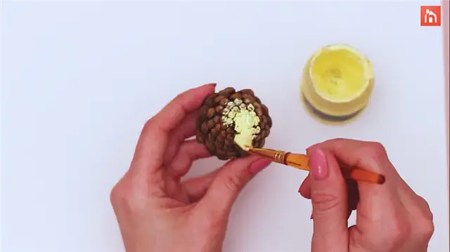 Цветочная картина из сосновых шишек - DIY (своими руками) шаг (9)