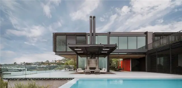 Вид на бассейн в Collywood House by Olson Kundig