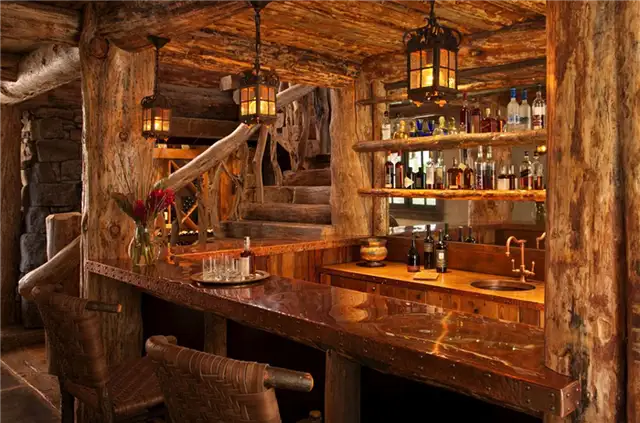 Национальный парк Big Sky Cabin Yellow Stone - бар внизу