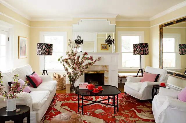 colorful-rug-black-coffee-table