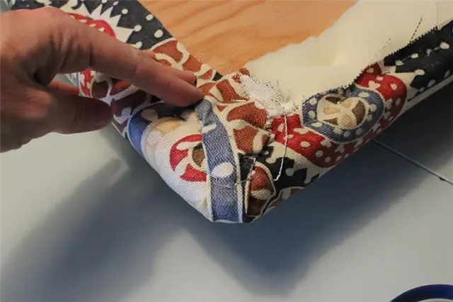 DIY (своими руками)-изголовье-профессиональный-вид-обивка-уголок