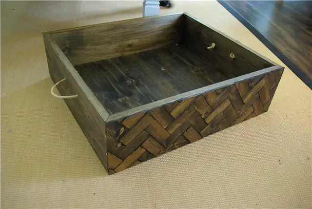 DIY (своими руками)-Herringbone-Box-пустой