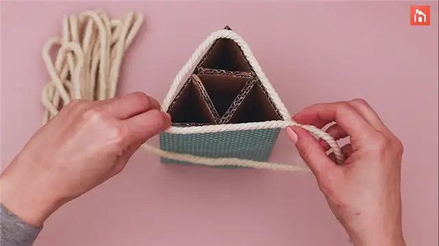DIY (своими руками) органайзер для карандашей из картона (36)