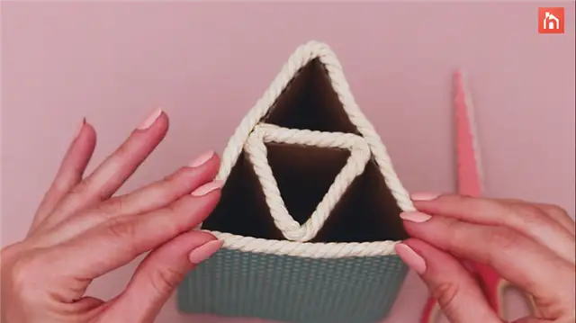 DIY (своими руками) картонный органайзер для карандашей (43)