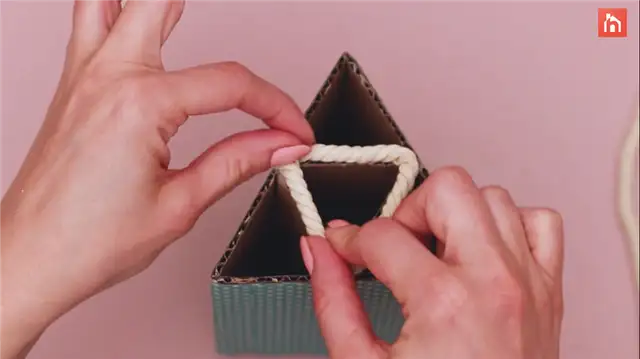 DIY (своими руками) картонный органайзер для карандашей (41)