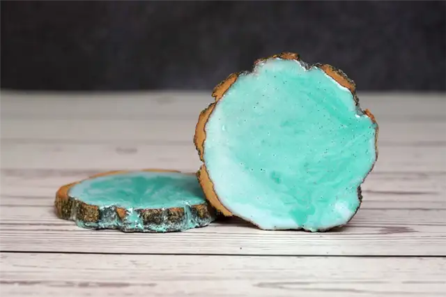 DIY (своими руками) смолы древесины ломтик подставки - простой проект