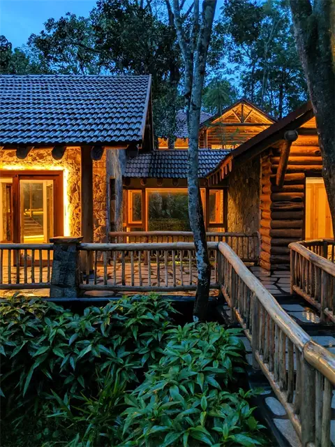 Stone Lodges Private Residences by Earthitects - мост