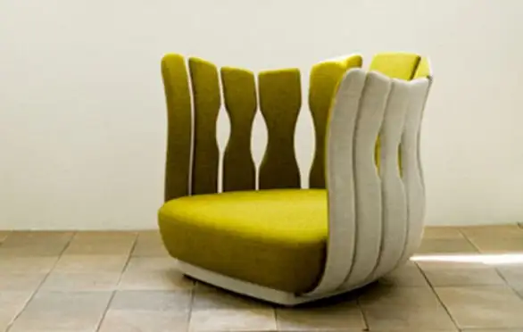 a-unique-modern-chairs-586x372