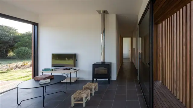 Дом Луанда от Fábrica de casas камин