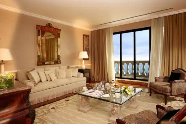 Vakker-klassisk-Living-Room-485x728