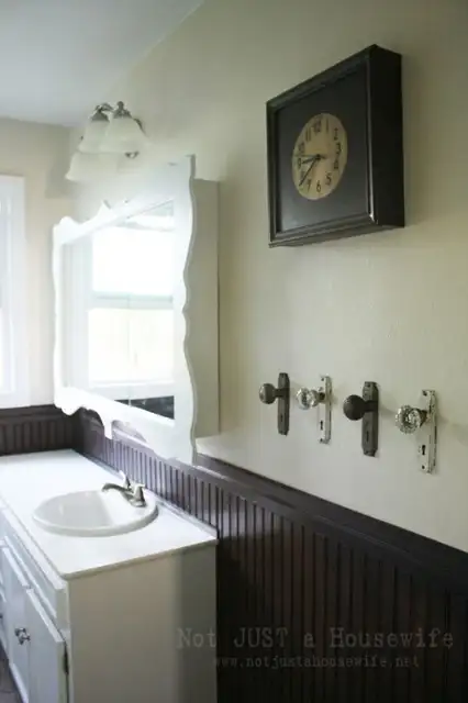vintage-bathroom-682x1024