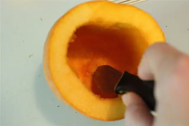 Вырежьте небольшой круг