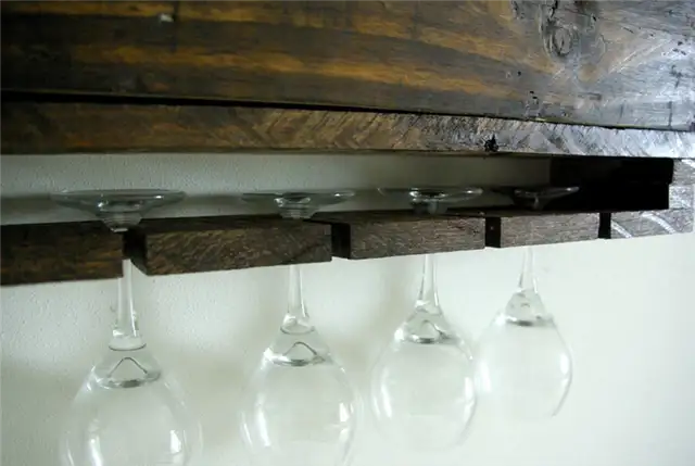 diy-pallet-wine-rack-glasses-storage